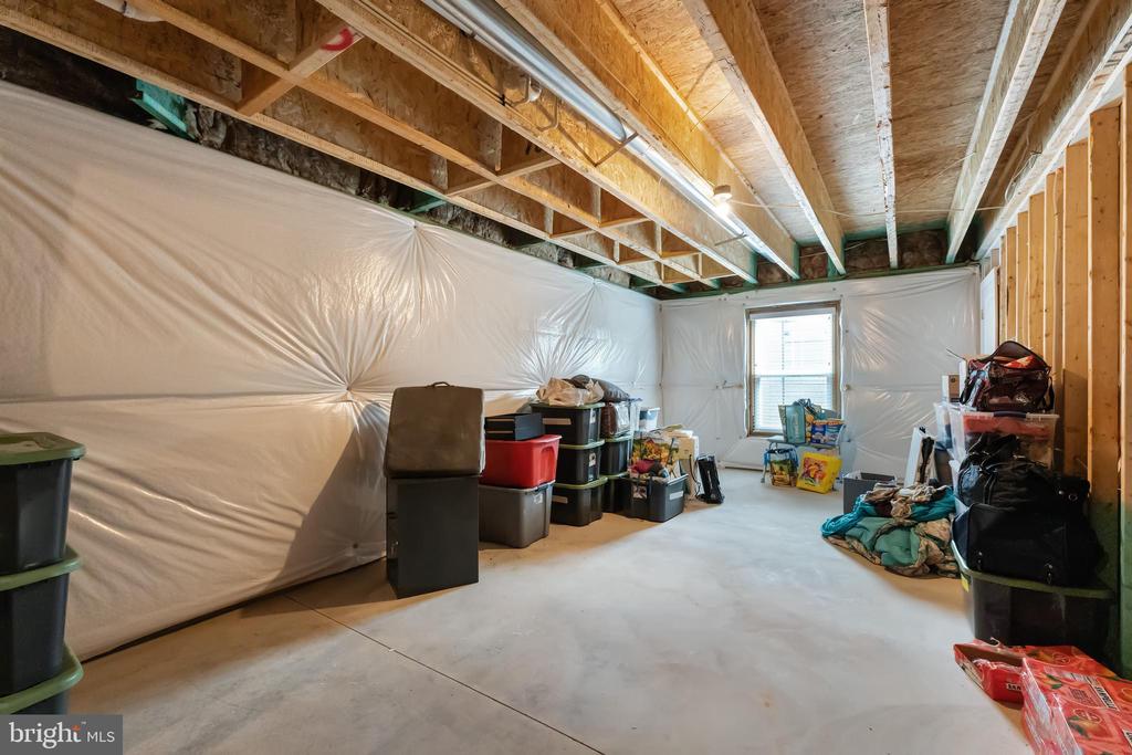 11726 ROBIN WOODS CIR, SPOTSYLVANIA, Virginia 22551, 3 Bedrooms Bedrooms, ,3 BathroomsBathrooms,Residential,11726 ROBIN WOODS CIR,VASP2040026 MLS # VASP2040026