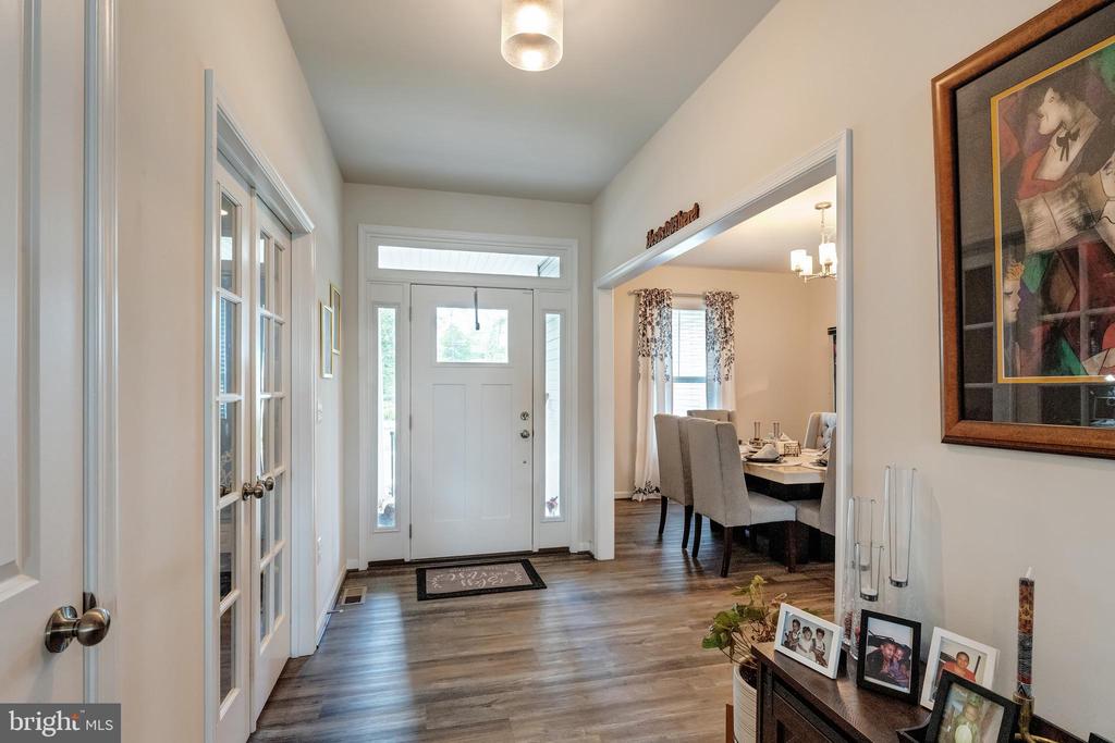 11726 ROBIN WOODS CIR, SPOTSYLVANIA, Virginia 22551, 3 Bedrooms Bedrooms, ,3 BathroomsBathrooms,Residential,11726 ROBIN WOODS CIR,VASP2040026 MLS # VASP2040026