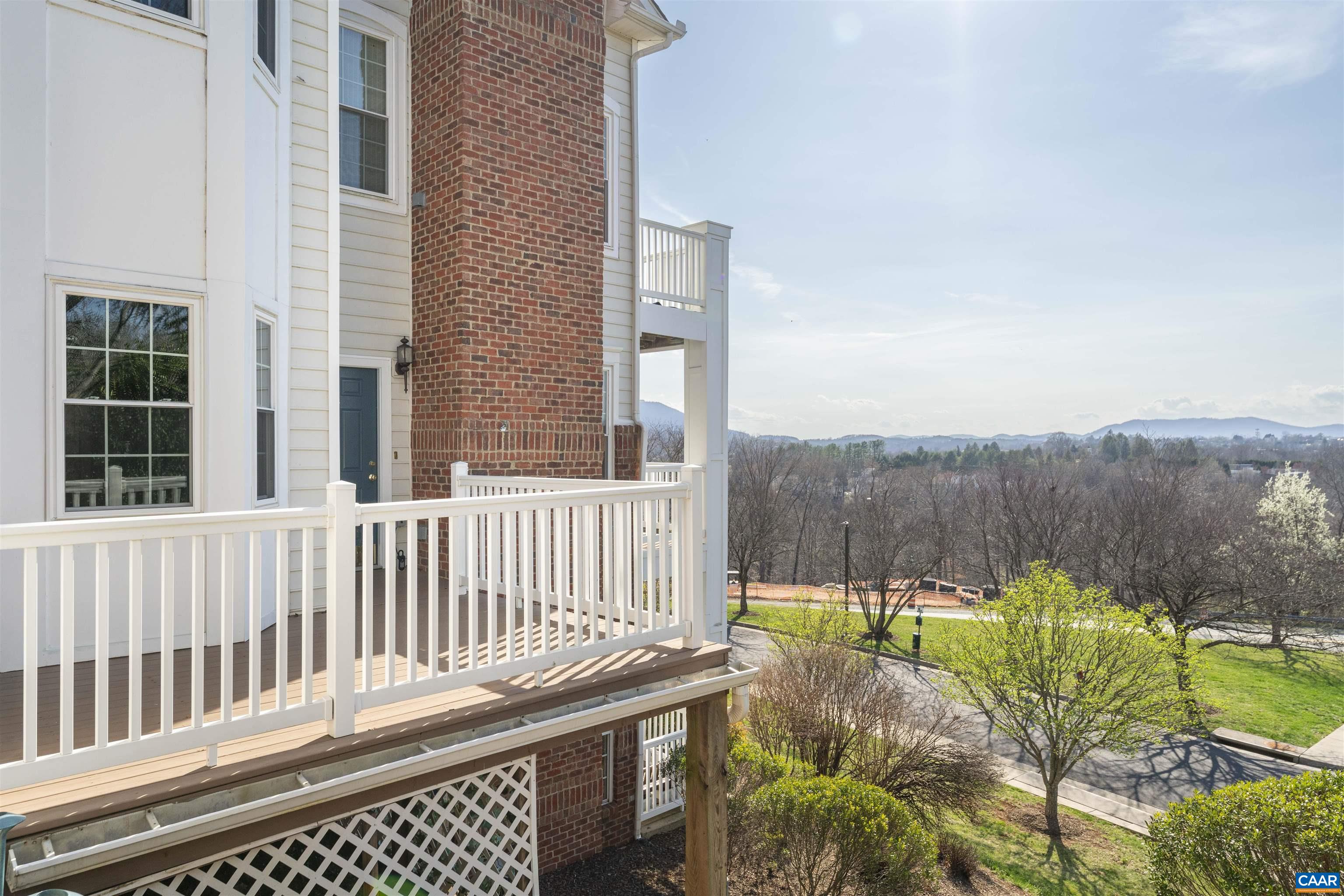 1055 WEYBRIDGE CT, CHARLOTTESVILLE, Virginia 22911, 2 Bedrooms Bedrooms, ,2 BathroomsBathrooms,Residential,1055 WEYBRIDGE CT,674419 MLS # 674419