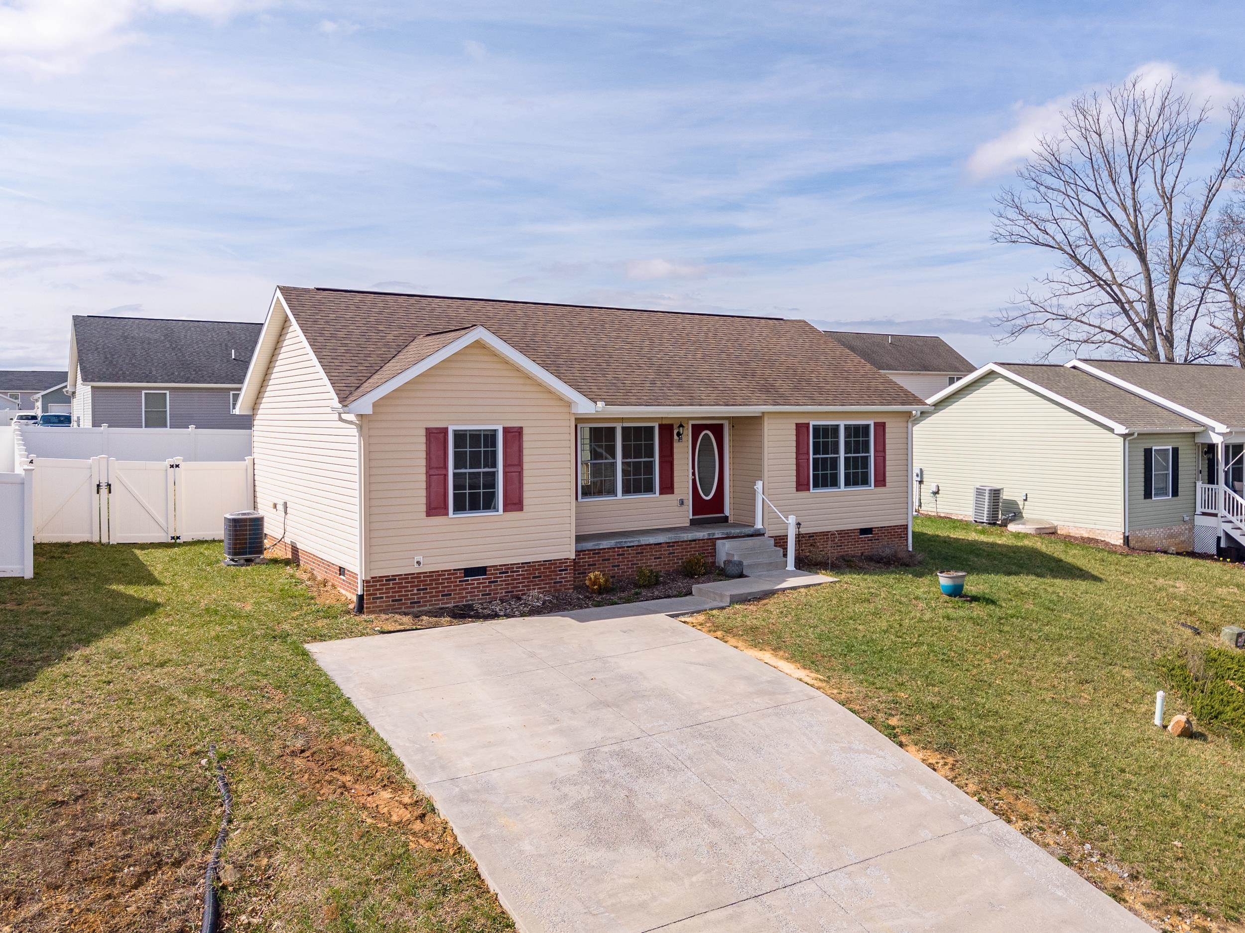 1445 MANDOLIN AVE, GROTTOES, Virginia 24441, 3 Bedrooms Bedrooms, ,2 BathroomsBathrooms,Residential,1445 Mandolin Ave, Grottoes VA, 24441,1445 MANDOLIN AVE,674434 MLS # 674434