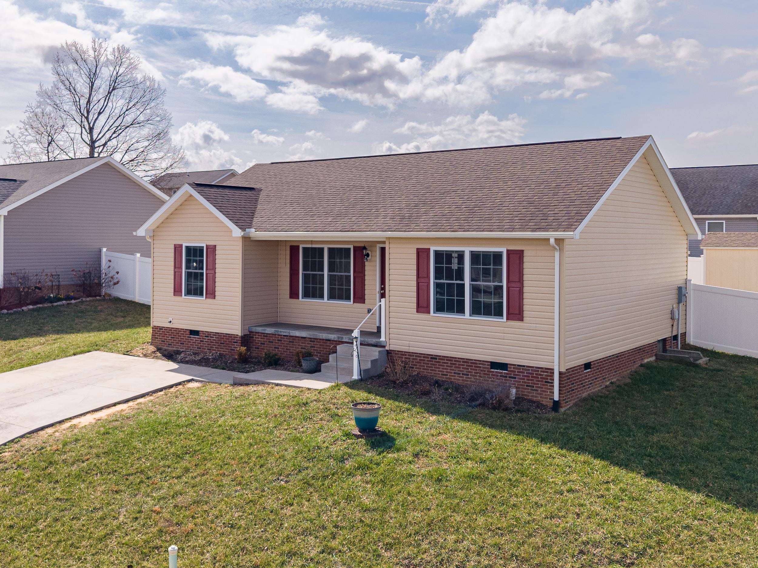 1445 MANDOLIN AVE, GROTTOES, Virginia 24441, 3 Bedrooms Bedrooms, ,2 BathroomsBathrooms,Residential,1445 Mandolin Ave, Grottoes VA, 24441,1445 MANDOLIN AVE,674434 MLS # 674434