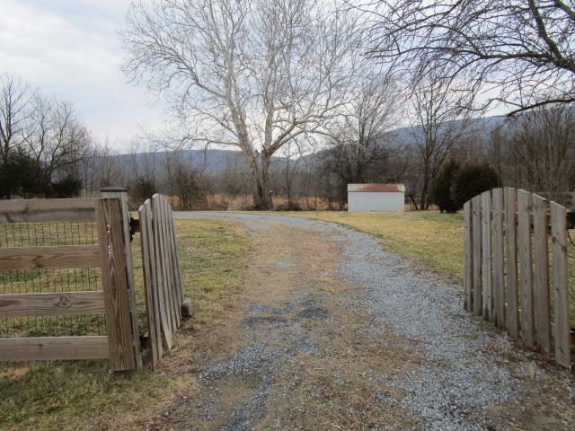 135 DILLON CT, NEW MARKET, Virginia 22844, 3 Bedrooms Bedrooms, ,2 BathroomsBathrooms,Residential,135 DILLON CT,674437 MLS # 674437