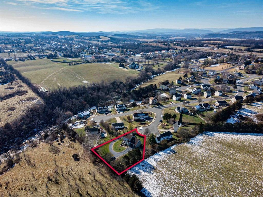 135 DILLON CT, NEW MARKET, Virginia 22844, 3 Bedrooms Bedrooms, ,2 BathroomsBathrooms,Residential,135 DILLON CT,674437 MLS # 674437