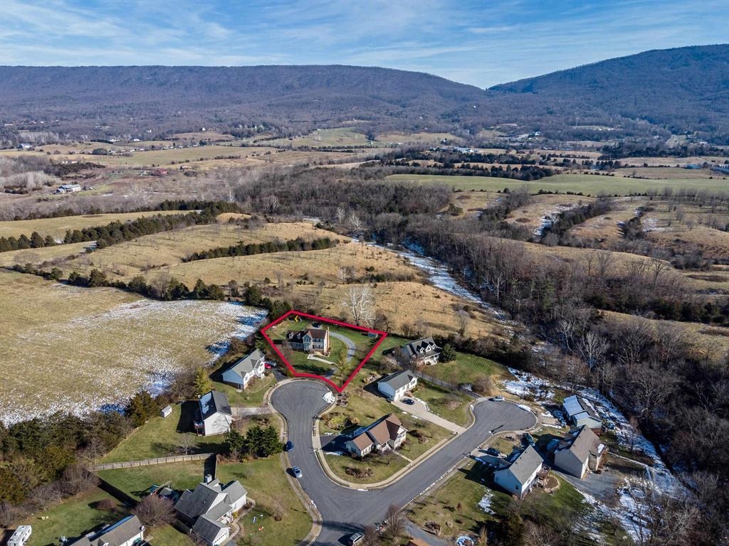 135 DILLON CT, NEW MARKET, Virginia 22844, 3 Bedrooms Bedrooms, ,2 BathroomsBathrooms,Residential,135 DILLON CT,674437 MLS # 674437