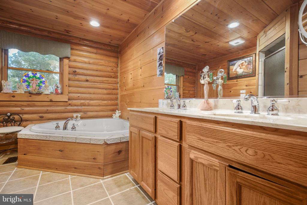 4267 TRAIL OF FAITH CT, LOCUST GROVE, Virginia 22508, 4 Bedrooms Bedrooms, ,2 BathroomsBathrooms,Residential,4267 TRAIL OF FAITH CT,VAOR2013100 MLS # VAOR2013100