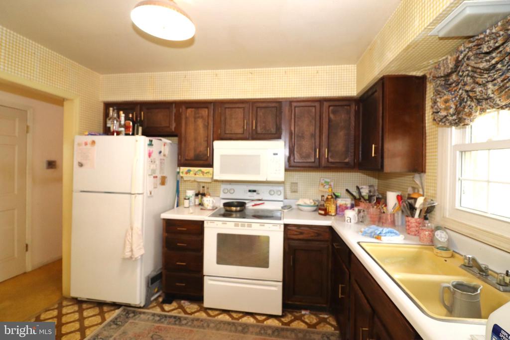 9305 LEES RIDGE RD, WARRENTON, Virginia 20186, 3 Bedrooms Bedrooms, ,2 BathroomsBathrooms,Residential,9305 LEES RIDGE RD,VAFQ2020942 MLS # VAFQ2020942