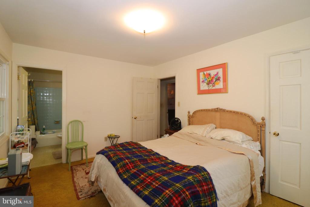 9305 LEES RIDGE RD, WARRENTON, Virginia 20186, 3 Bedrooms Bedrooms, ,2 BathroomsBathrooms,Residential,9305 LEES RIDGE RD,VAFQ2020942 MLS # VAFQ2020942