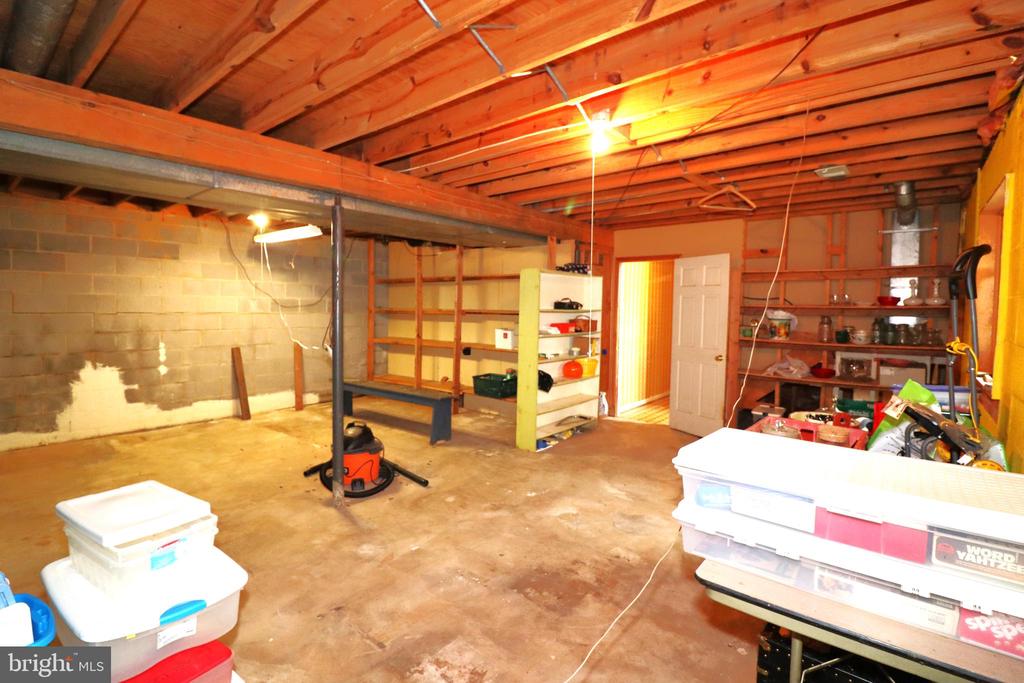 9305 LEES RIDGE RD, WARRENTON, Virginia 20186, 3 Bedrooms Bedrooms, ,2 BathroomsBathrooms,Residential,9305 LEES RIDGE RD,VAFQ2020942 MLS # VAFQ2020942