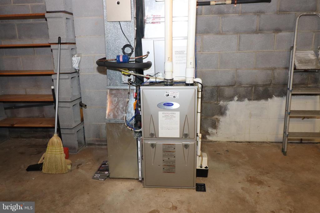 9305 LEES RIDGE RD, WARRENTON, Virginia 20186, 3 Bedrooms Bedrooms, ,2 BathroomsBathrooms,Residential,9305 LEES RIDGE RD,VAFQ2020942 MLS # VAFQ2020942