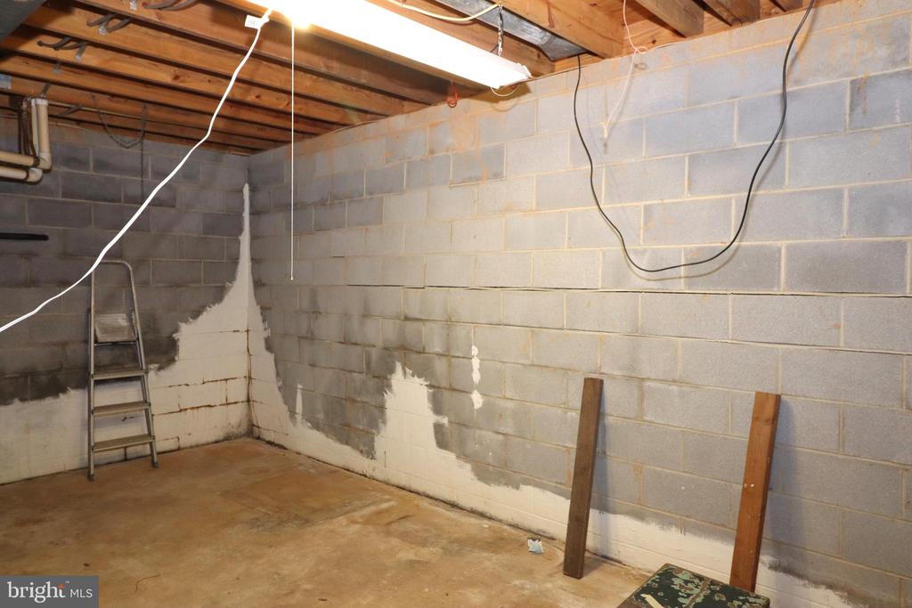 9305 LEES RIDGE RD, WARRENTON, Virginia 20186, 3 Bedrooms Bedrooms, ,2 BathroomsBathrooms,Residential,9305 LEES RIDGE RD,VAFQ2020942 MLS # VAFQ2020942