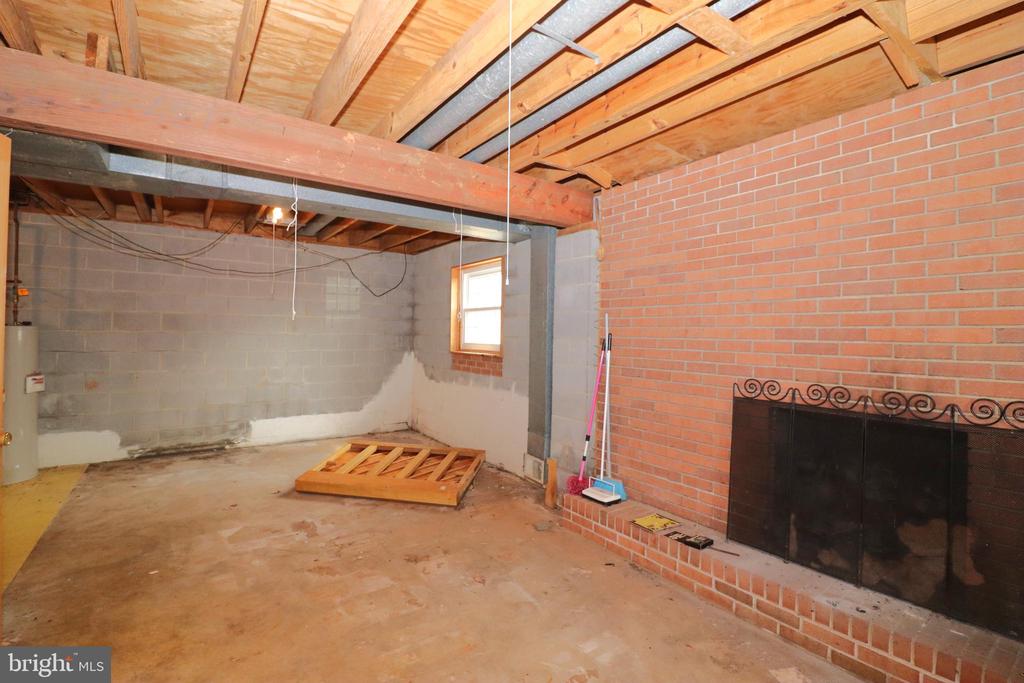 9305 LEES RIDGE RD, WARRENTON, Virginia 20186, 3 Bedrooms Bedrooms, ,2 BathroomsBathrooms,Residential,9305 LEES RIDGE RD,VAFQ2020942 MLS # VAFQ2020942