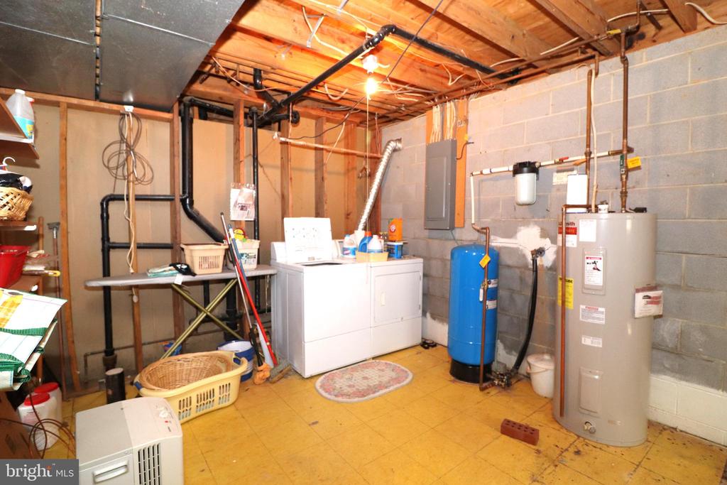 9305 LEES RIDGE RD, WARRENTON, Virginia 20186, 3 Bedrooms Bedrooms, ,2 BathroomsBathrooms,Residential,9305 LEES RIDGE RD,VAFQ2020942 MLS # VAFQ2020942