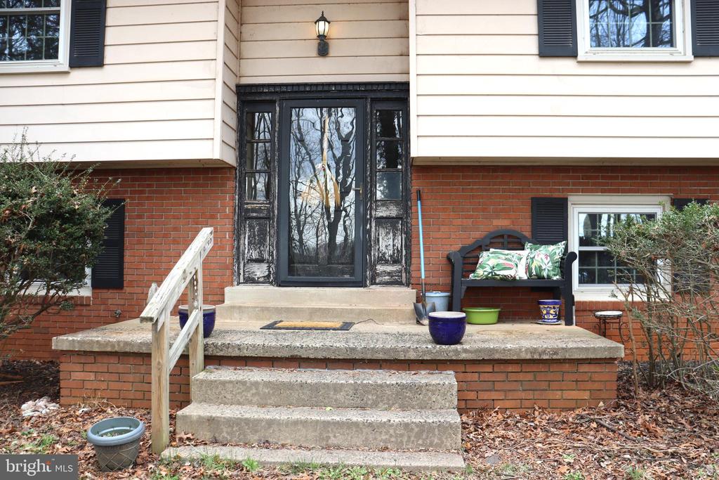 9305 LEES RIDGE RD, WARRENTON, Virginia 20186, 3 Bedrooms Bedrooms, ,2 BathroomsBathrooms,Residential,9305 LEES RIDGE RD,VAFQ2020942 MLS # VAFQ2020942