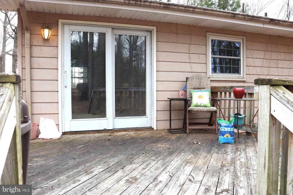 9305 LEES RIDGE RD, WARRENTON, Virginia 20186, 3 Bedrooms Bedrooms, ,2 BathroomsBathrooms,Residential,9305 LEES RIDGE RD,VAFQ2020942 MLS # VAFQ2020942