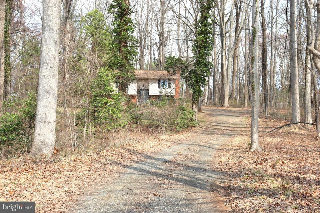 9305 LEES RIDGE RD, WARRENTON, Virginia 20186, 3 Bedrooms Bedrooms, ,2 BathroomsBathrooms,Residential,9305 LEES RIDGE RD,VAFQ2020942 MLS # VAFQ2020942