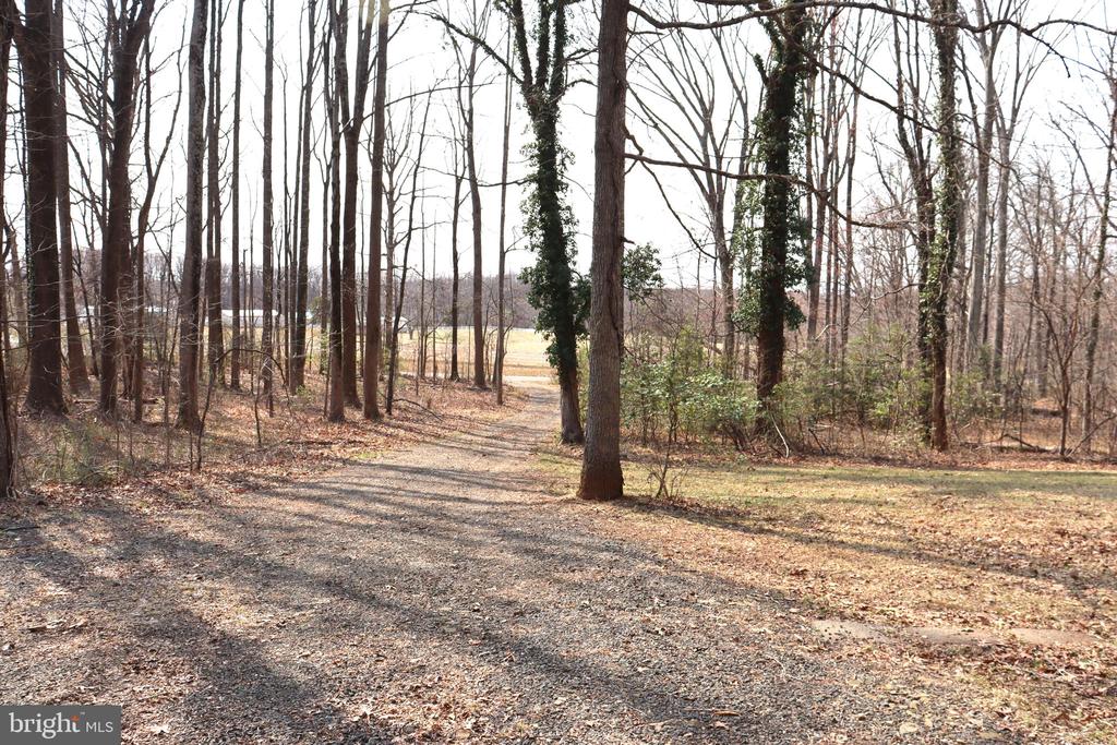 9305 LEES RIDGE RD, WARRENTON, Virginia 20186, 3 Bedrooms Bedrooms, ,2 BathroomsBathrooms,Residential,9305 LEES RIDGE RD,VAFQ2020942 MLS # VAFQ2020942