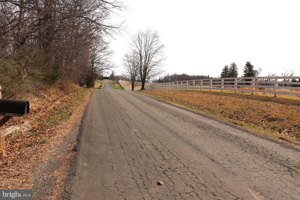 9305 LEES RIDGE RD, WARRENTON, Virginia 20186, 3 Bedrooms Bedrooms, ,2 BathroomsBathrooms,Residential,9305 LEES RIDGE RD,VAFQ2020942 MLS # VAFQ2020942