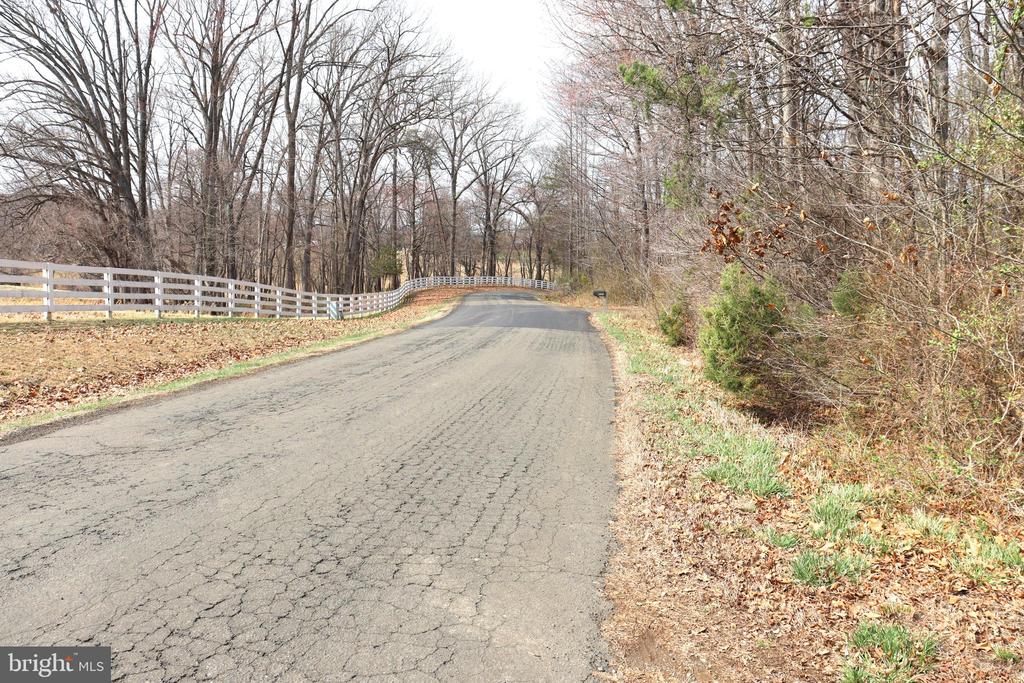 9305 LEES RIDGE RD, WARRENTON, Virginia 20186, 3 Bedrooms Bedrooms, ,2 BathroomsBathrooms,Residential,9305 LEES RIDGE RD,VAFQ2020942 MLS # VAFQ2020942