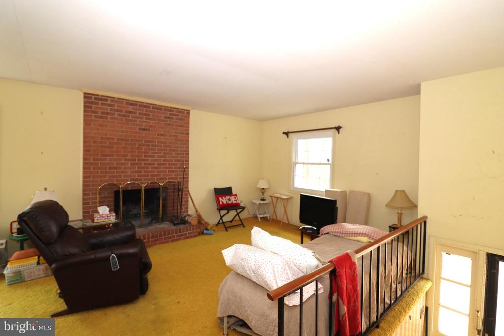 9305 LEES RIDGE RD, WARRENTON, Virginia 20186, 3 Bedrooms Bedrooms, ,2 BathroomsBathrooms,Residential,9305 LEES RIDGE RD,VAFQ2020942 MLS # VAFQ2020942