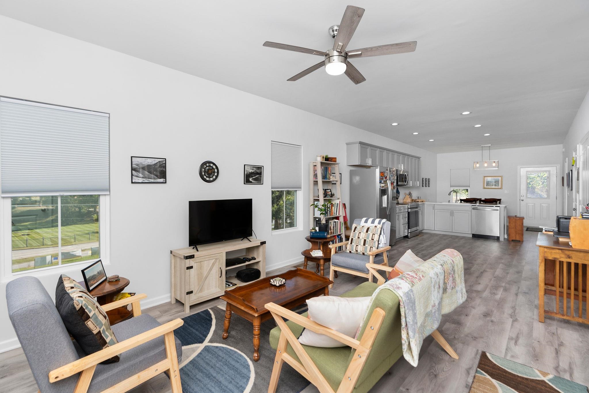 138 GARBER ST, STAUNTON, Virginia 24401, 3 Bedrooms Bedrooms, ,2 BathroomsBathrooms,Residential,138 GARBER ST,674441 MLS # 674441