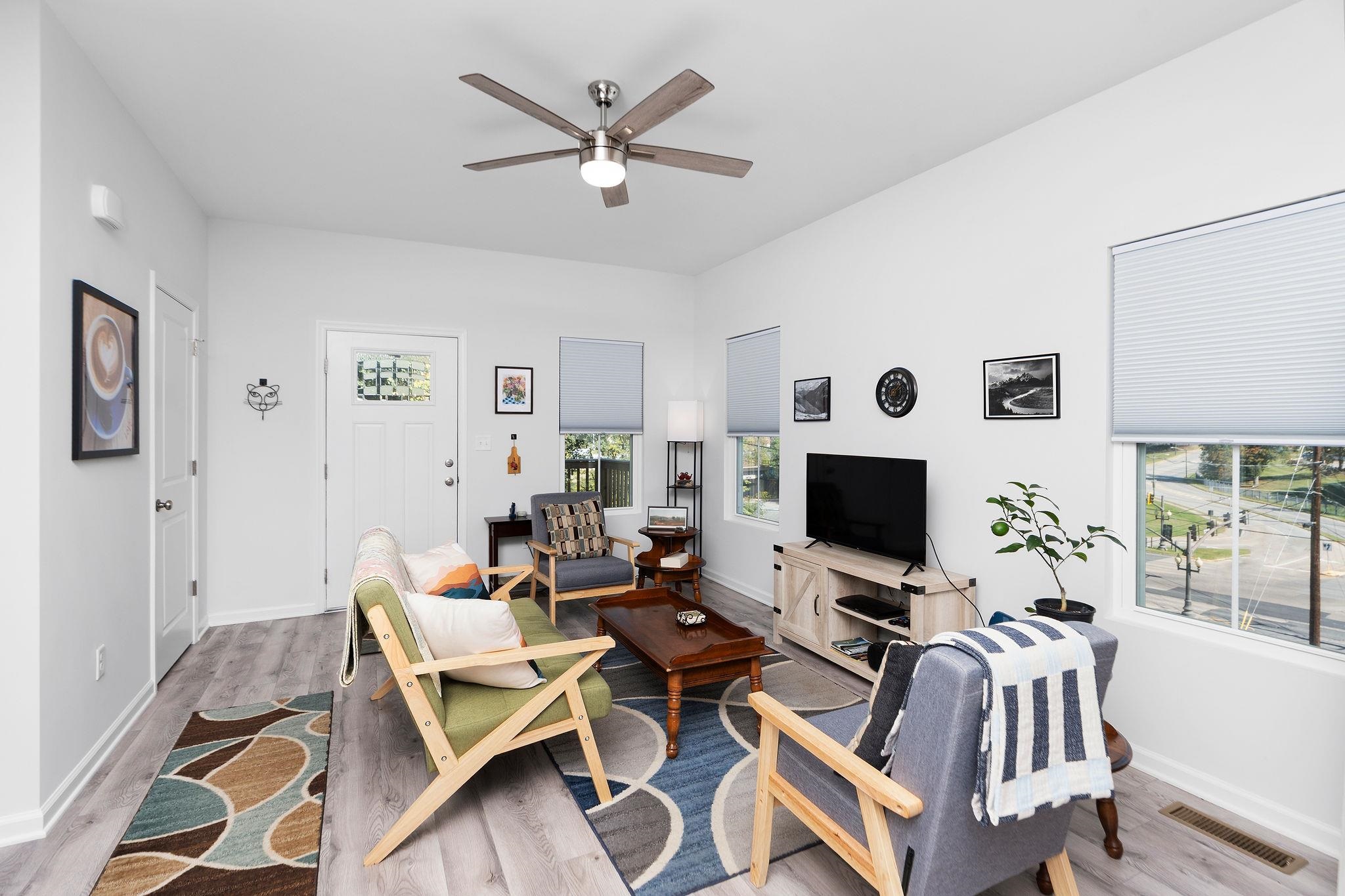 138 GARBER ST, STAUNTON, Virginia 24401, 3 Bedrooms Bedrooms, ,2 BathroomsBathrooms,Residential,138 GARBER ST,674441 MLS # 674441