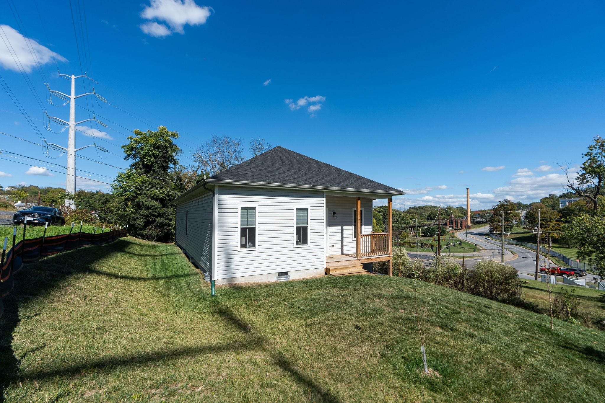 138 GARBER ST, STAUNTON, Virginia 24401, 3 Bedrooms Bedrooms, ,2 BathroomsBathrooms,Residential,138 GARBER ST,674441 MLS # 674441