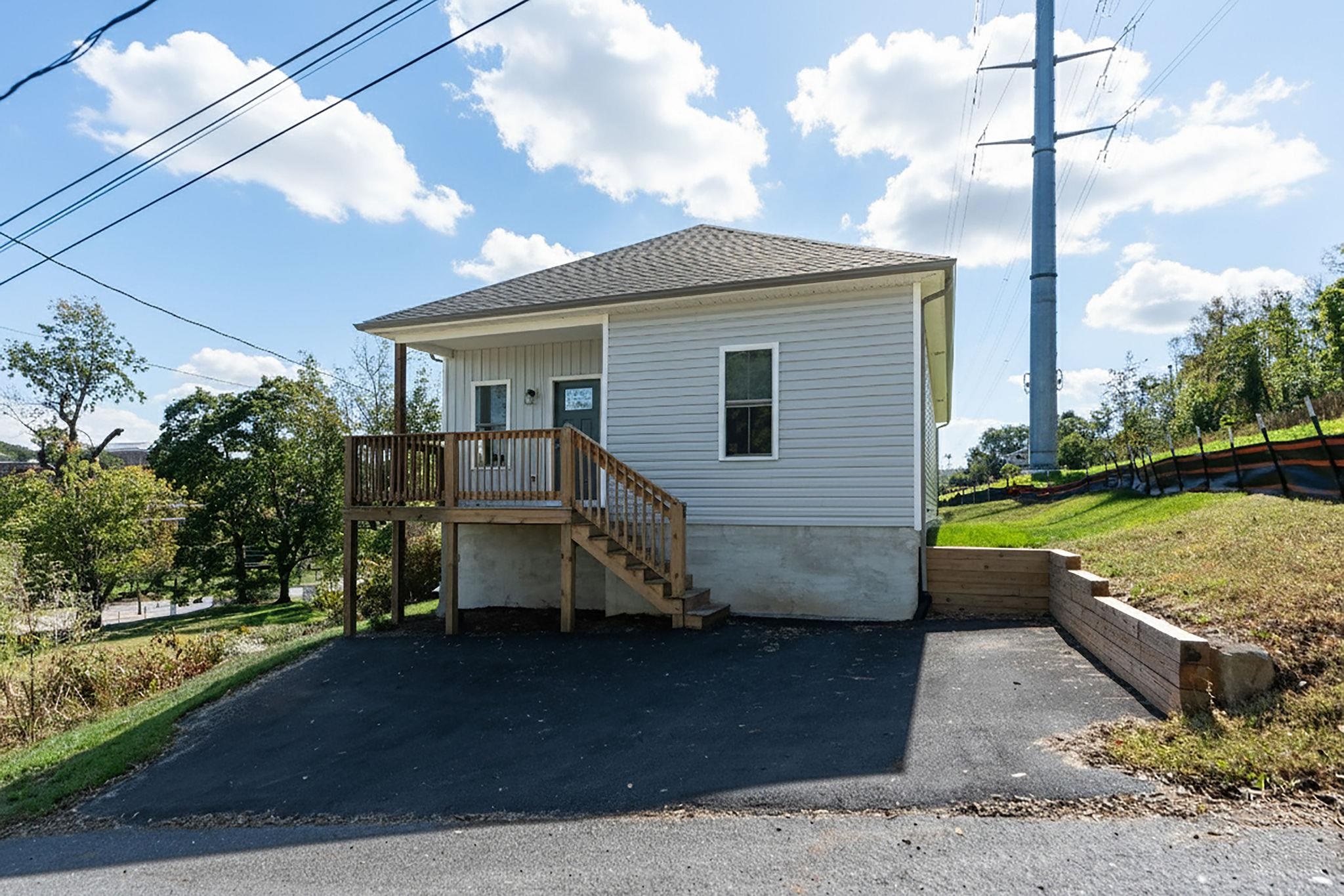 138 GARBER ST, STAUNTON, Virginia 24401, 3 Bedrooms Bedrooms, ,2 BathroomsBathrooms,Residential,138 GARBER ST,674441 MLS # 674441