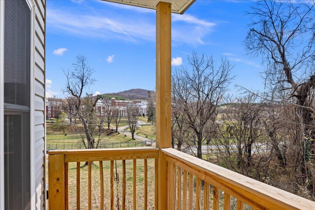 138 GARBER ST, STAUNTON, Virginia 24401, 3 Bedrooms Bedrooms, ,2 BathroomsBathrooms,Residential,138 GARBER ST,674441 MLS # 674441