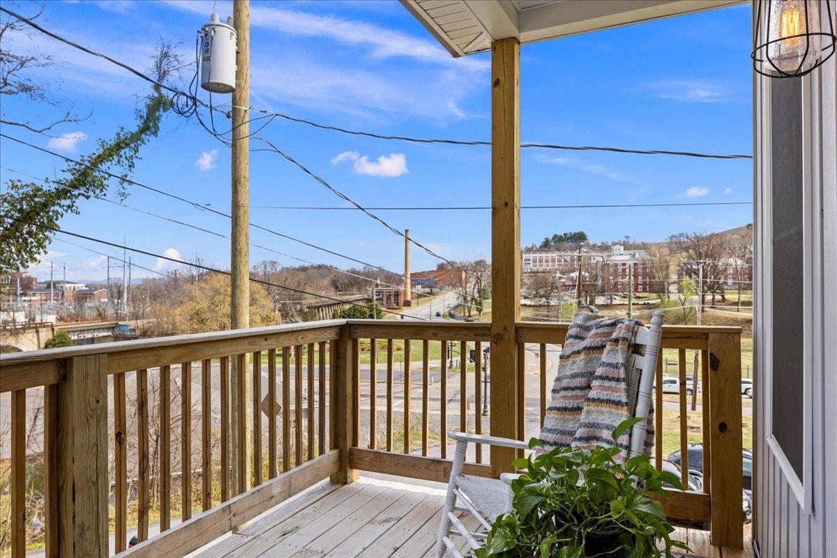 138 GARBER ST, STAUNTON, Virginia 24401, 3 Bedrooms Bedrooms, ,2 BathroomsBathrooms,Residential,138 GARBER ST,674441 MLS # 674441