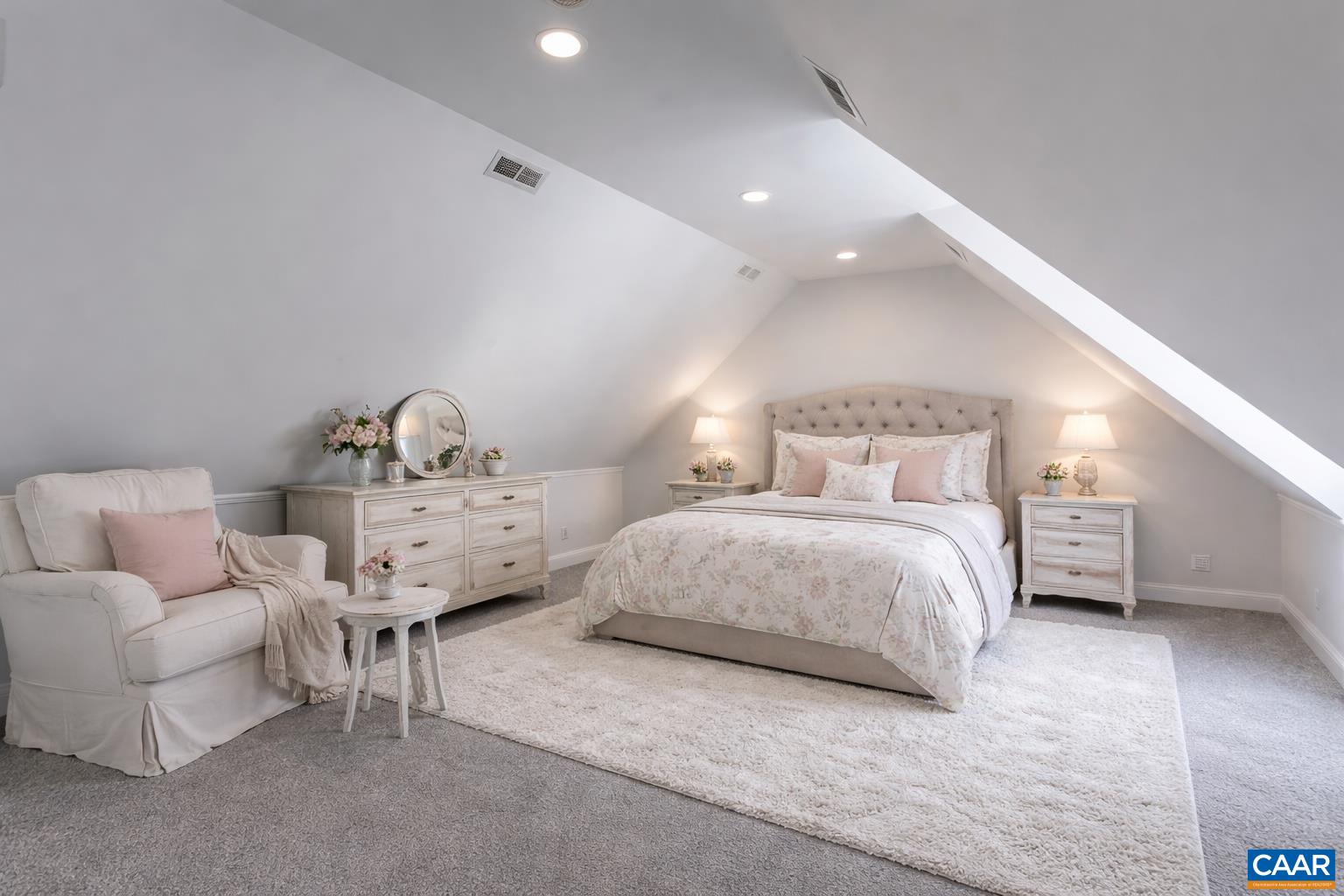 Fabulous upper level bedroom with full bath. Perfect for teenagers that want there own space!