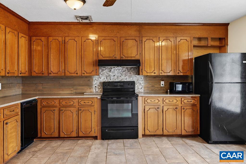 5694 PATRICK HENRY HWY, ROSELAND, Virginia 22967, 3 Bedrooms Bedrooms, ,1 BathroomBathrooms,Residential,5694 PATRICK HENRY HWY,674445 MLS # 674445