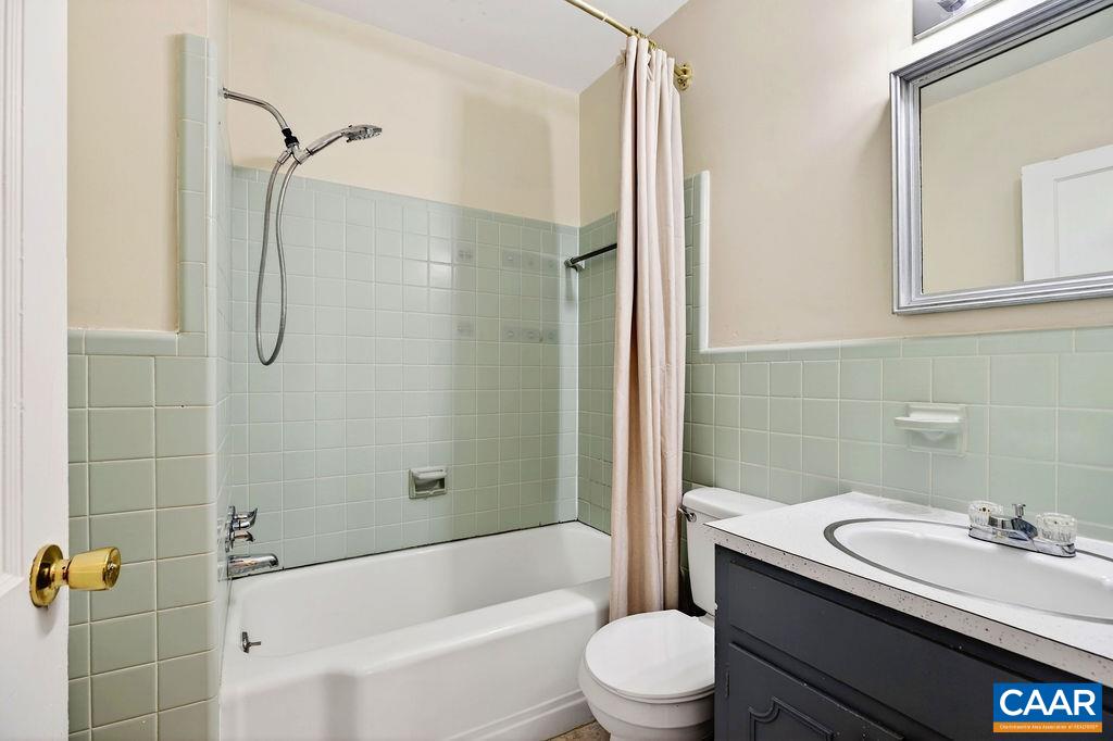 5694 PATRICK HENRY HWY, ROSELAND, Virginia 22967, 3 Bedrooms Bedrooms, ,1 BathroomBathrooms,Residential,5694 PATRICK HENRY HWY,674445 MLS # 674445