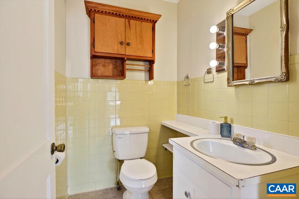 5694 PATRICK HENRY HWY, ROSELAND, Virginia 22967, 3 Bedrooms Bedrooms, ,1 BathroomBathrooms,Residential,5694 PATRICK HENRY HWY,674445 MLS # 674445