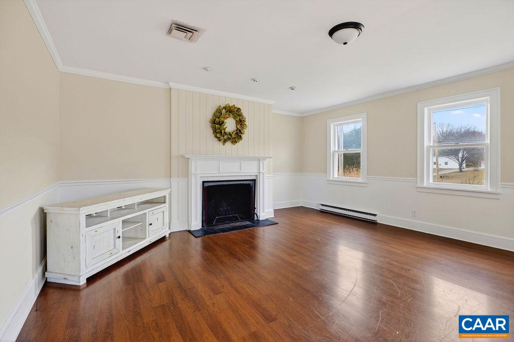 5694 PATRICK HENRY HWY, ROSELAND, Virginia 22967, 3 Bedrooms Bedrooms, ,1 BathroomBathrooms,Residential,5694 PATRICK HENRY HWY,674445 MLS # 674445