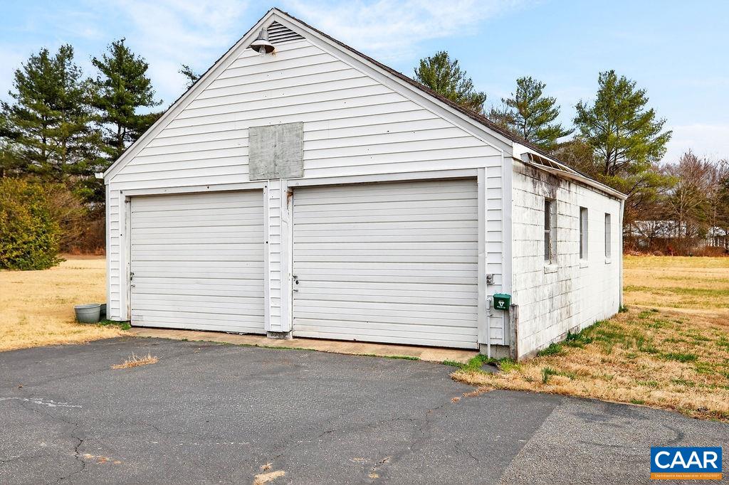 5694 PATRICK HENRY HWY, ROSELAND, Virginia 22967, 3 Bedrooms Bedrooms, ,1 BathroomBathrooms,Residential,5694 PATRICK HENRY HWY,674445 MLS # 674445