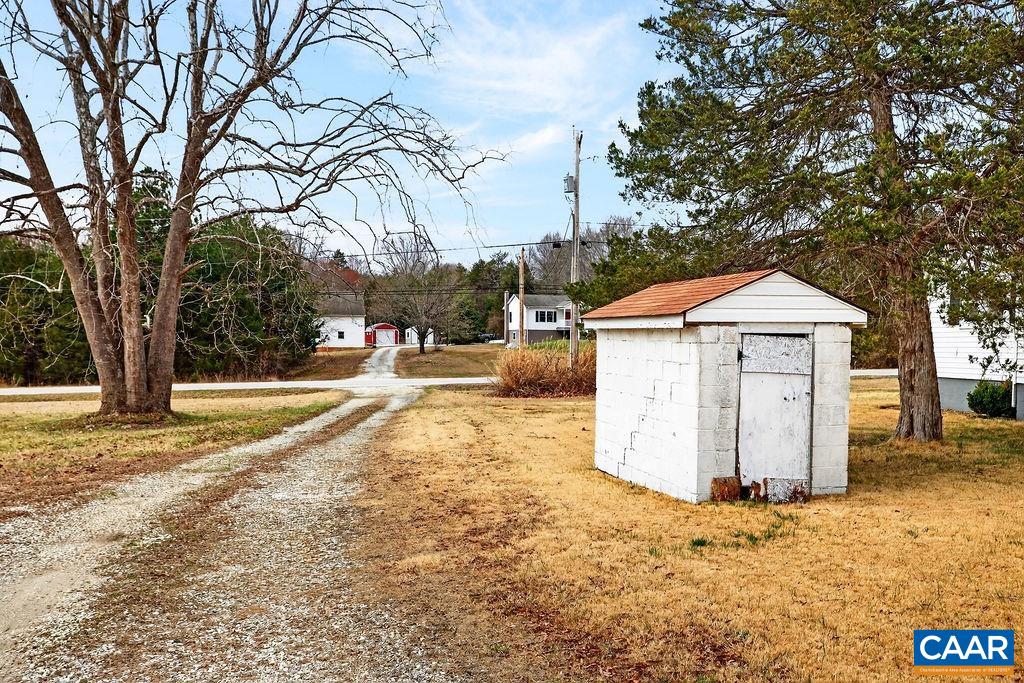 5694 PATRICK HENRY HWY, ROSELAND, Virginia 22967, 3 Bedrooms Bedrooms, ,1 BathroomBathrooms,Residential,5694 PATRICK HENRY HWY,674445 MLS # 674445