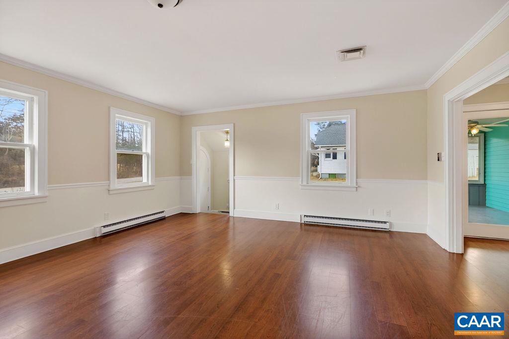 5694 PATRICK HENRY HWY, ROSELAND, Virginia 22967, 3 Bedrooms Bedrooms, ,1 BathroomBathrooms,Residential,5694 PATRICK HENRY HWY,674445 MLS # 674445