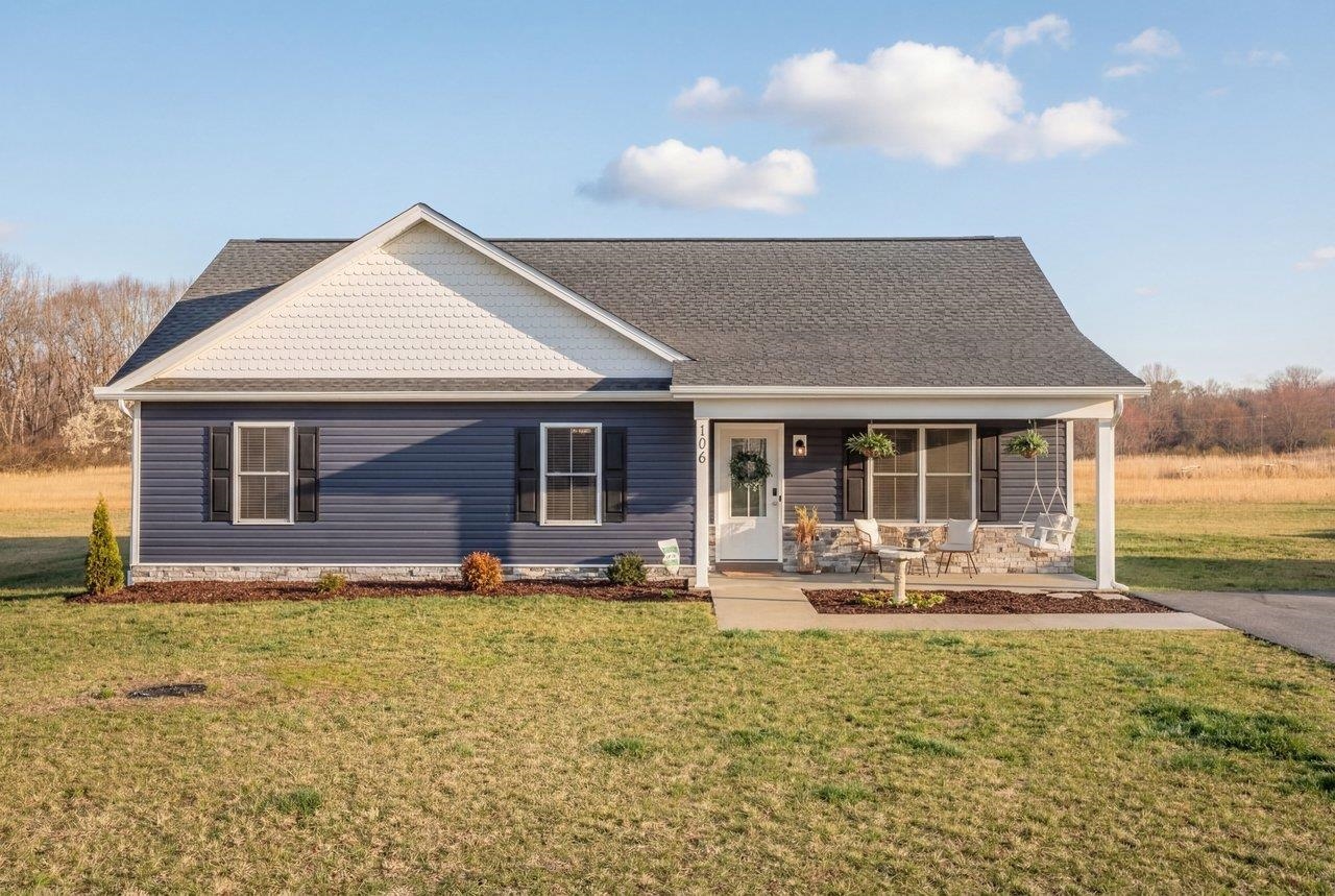 106 16TH ST, GROTTOES, Virginia 24441, 3 Bedrooms Bedrooms, ,2 BathroomsBathrooms,Residential,106 16TH ST,674447 MLS # 674447