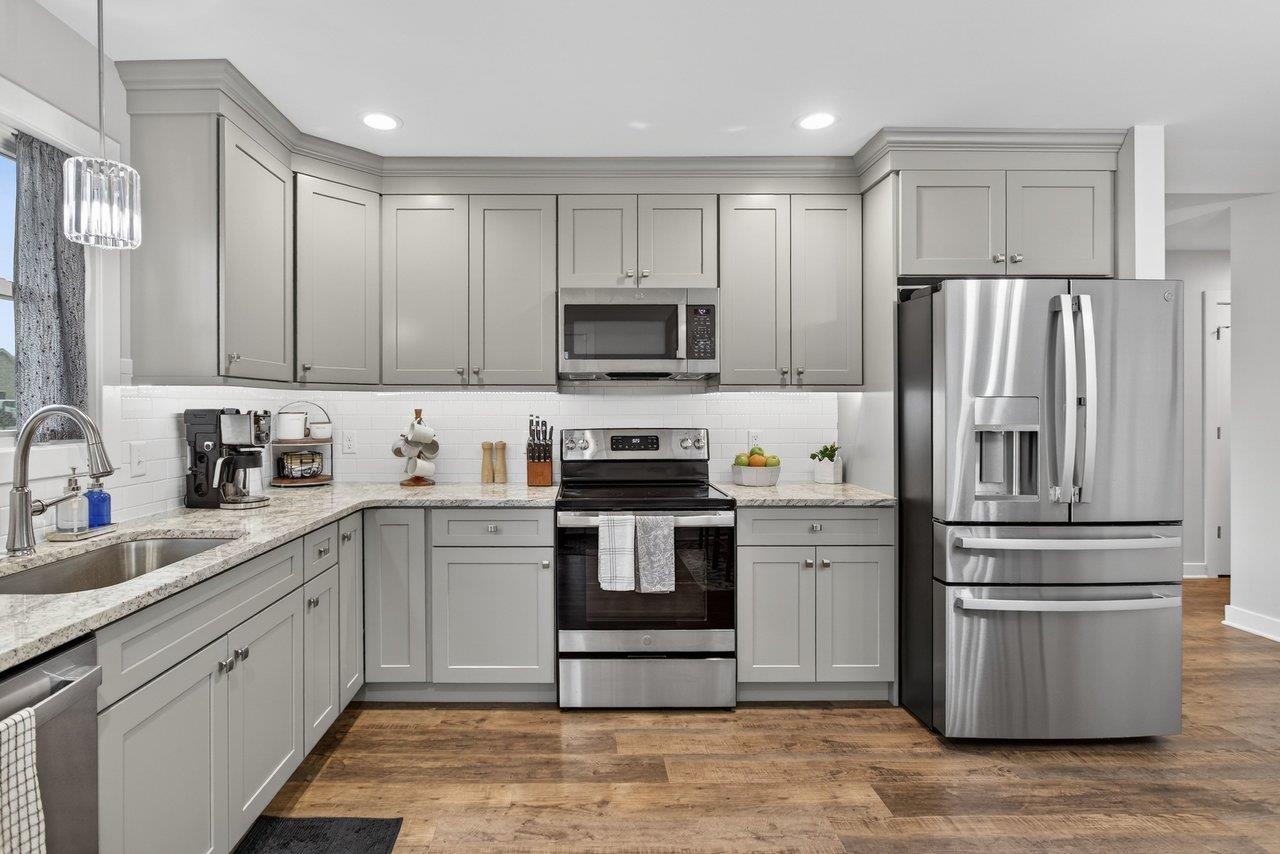 106 16TH ST, GROTTOES, Virginia 24441, 3 Bedrooms Bedrooms, ,2 BathroomsBathrooms,Residential,106 16TH ST,674447 MLS # 674447