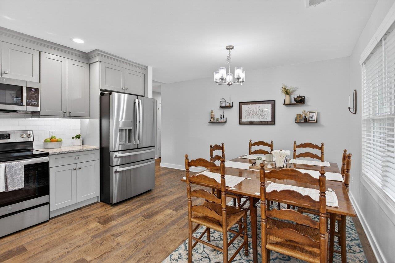 106 16TH ST, GROTTOES, Virginia 24441, 3 Bedrooms Bedrooms, ,2 BathroomsBathrooms,Residential,106 16TH ST,674447 MLS # 674447