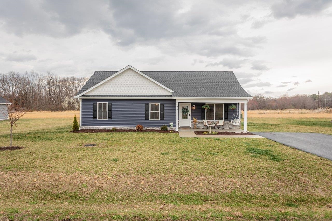 106 16TH ST, GROTTOES, Virginia 24441, 3 Bedrooms Bedrooms, ,2 BathroomsBathrooms,Residential,106 16TH ST,674447 MLS # 674447