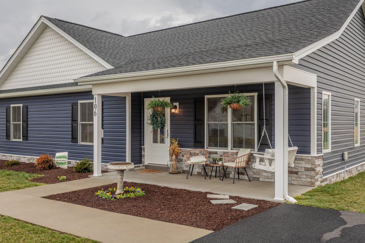 106 16TH ST, GROTTOES, Virginia 24441, 3 Bedrooms Bedrooms, ,2 BathroomsBathrooms,Residential,106 16TH ST,674447 MLS # 674447