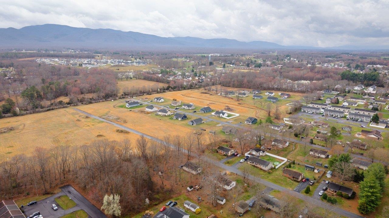 106 16TH ST, GROTTOES, Virginia 24441, 3 Bedrooms Bedrooms, ,2 BathroomsBathrooms,Residential,106 16TH ST,674447 MLS # 674447