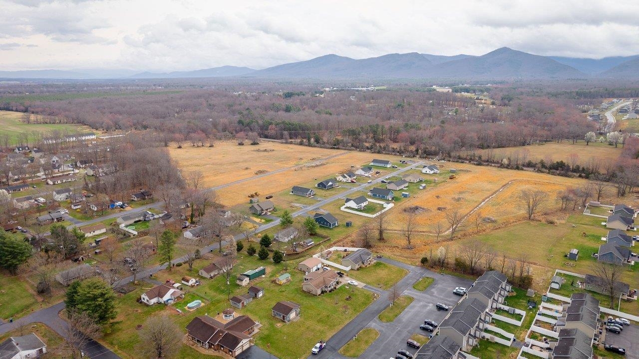 106 16TH ST, GROTTOES, Virginia 24441, 3 Bedrooms Bedrooms, ,2 BathroomsBathrooms,Residential,106 16TH ST,674447 MLS # 674447