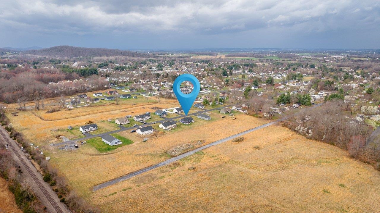 106 16TH ST, GROTTOES, Virginia 24441, 3 Bedrooms Bedrooms, ,2 BathroomsBathrooms,Residential,106 16TH ST,674447 MLS # 674447