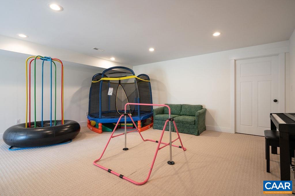 6679 WELBOURNE LN, CROZET, Virginia 22932, 5 Bedrooms Bedrooms, ,3 BathroomsBathrooms,Residential,6679 WELBOURNE LN,674451 MLS # 674451