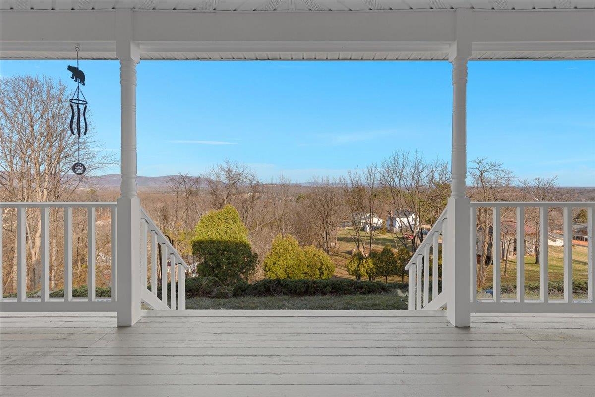 209 PARK RIDGE CT, FRONT ROYAL, Virginia 22630, 5 Bedrooms Bedrooms, ,3 BathroomsBathrooms,Residential,209 PARK RIDGE CT,674452 MLS # 674452