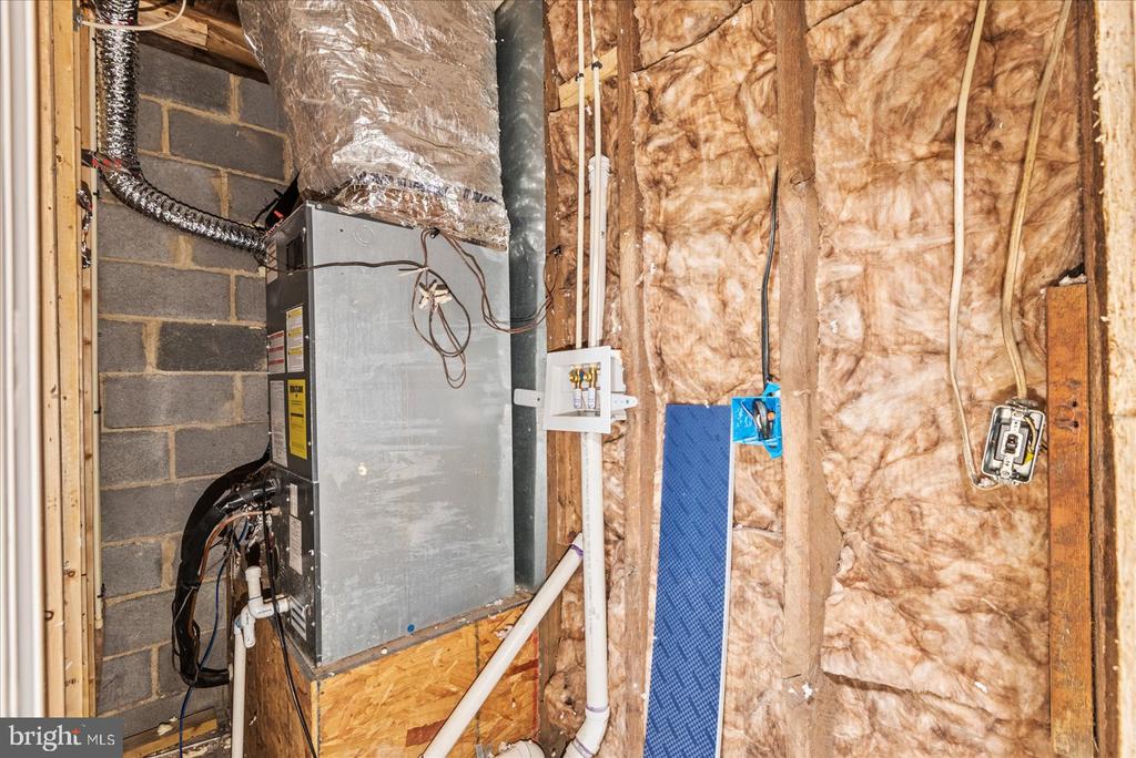 12605 FIVE MILE RD, FREDERICKSBURG, Virginia 22407, 4 Bedrooms Bedrooms, ,2 BathroomsBathrooms,Residential,12605 FIVE MILE RD,VASP2038580 MLS # VASP2038580