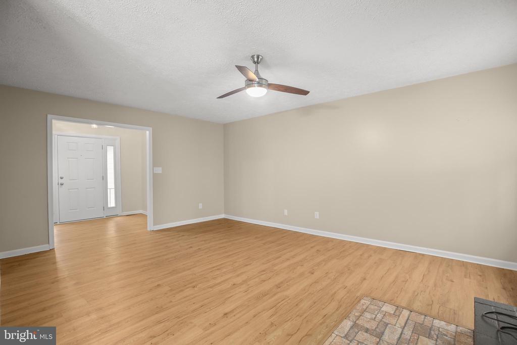 4 JONQUIL CT, FREDERICKSBURG, Virginia 22408, 3 Bedrooms Bedrooms, ,2 BathroomsBathrooms,Residential,4 JONQUIL CT,VASP2040086 MLS # VASP2040086