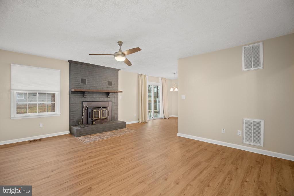 4 JONQUIL CT, FREDERICKSBURG, Virginia 22408, 3 Bedrooms Bedrooms, ,2 BathroomsBathrooms,Residential,4 JONQUIL CT,VASP2040086 MLS # VASP2040086